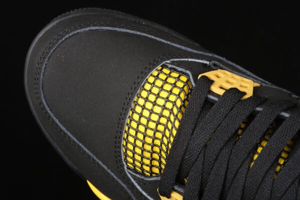 AIR JORDAN 4 RETRO THUNDER 2012