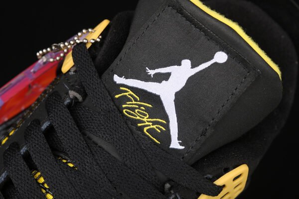 AIR JORDAN 4 RETRO THUNDER 2012