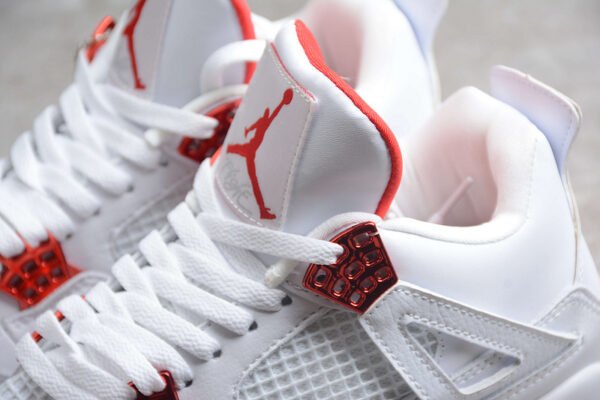AIR JORDAN 4 RETRO WHITE_UNIVERSITY RED_METALLIC SILVER