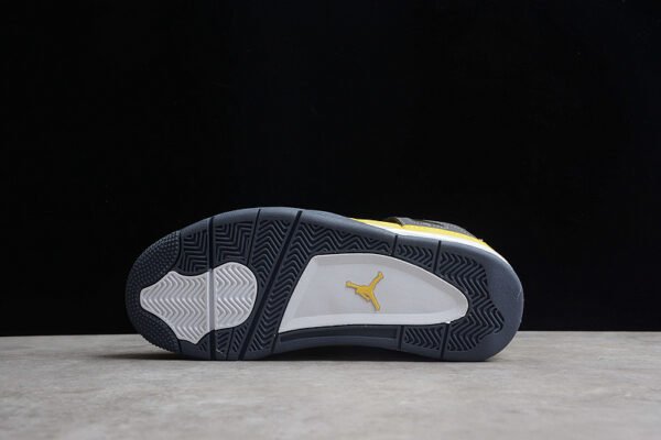 AIR JORDAN 4 RETRO LIGHTNING 2021 TOUR