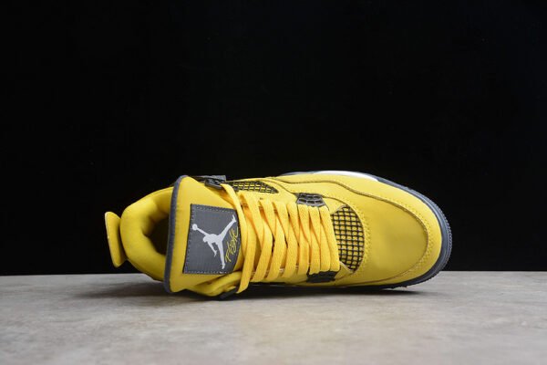 AIR JORDAN 4 RETRO LIGHTNING 2021 TOUR
