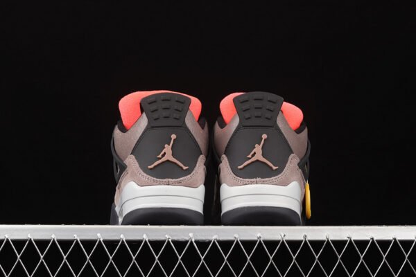 AIR JORDAN 4 RETRO TAUPE