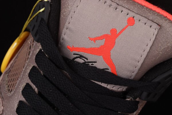 AIR JORDAN 4 RETRO TAUPE
