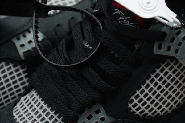 OW X AIR JORDAN 4 BRED