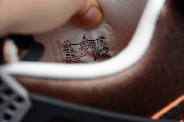 AIR JORDAN 4 RETRO STARFISH