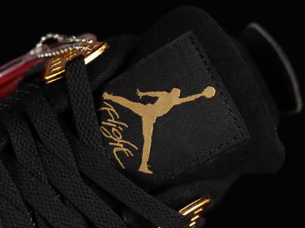 AIR JORDAN 4 RETRO ROYALTY
