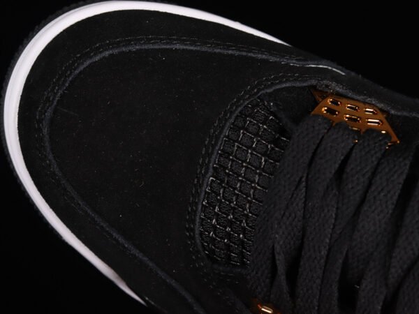 AIR JORDAN 4 RETRO ROYALTY