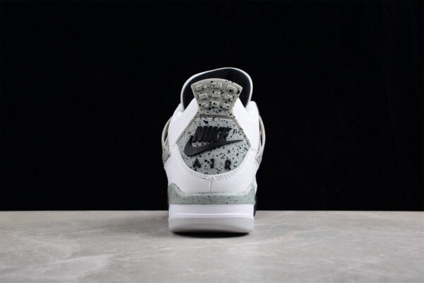 AIR JORDAN 4 RETRO OG WHITE CEMENT