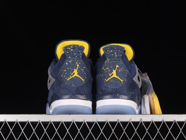 AIR JORDAN 4 PE