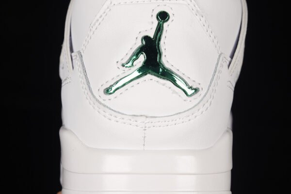 AIR JORDAN 4 RETRO WHITE_COURT PURPLE_METALLIC SILVER