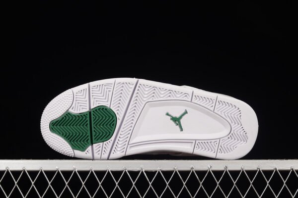 AIR JORDAN 4 RETRO WHITE_COURT PURPLE_METALLIC SILVER
