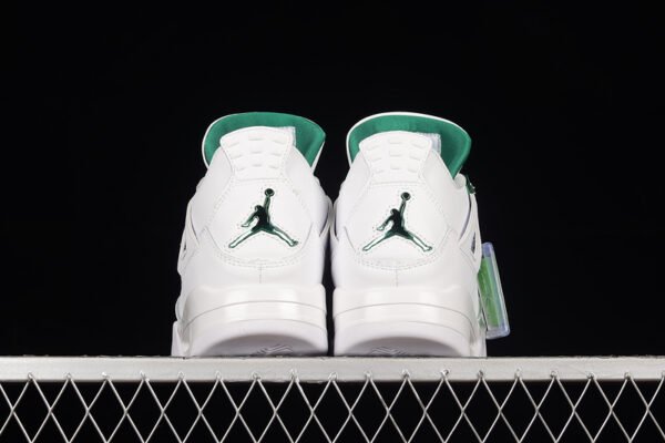 AIR JORDAN 4 RETRO WHITE_COURT PURPLE_METALLIC SILVER