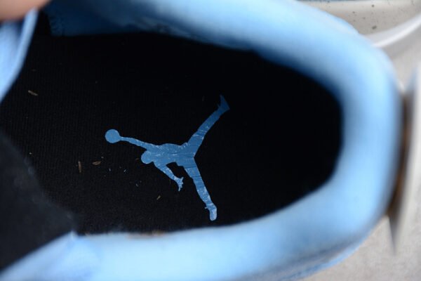 PARIS SAINT-GERMAIN X AIR JORDAN 4 RETRO WHITE_NEUTRAL GREY_BLACK_BORDEAUX