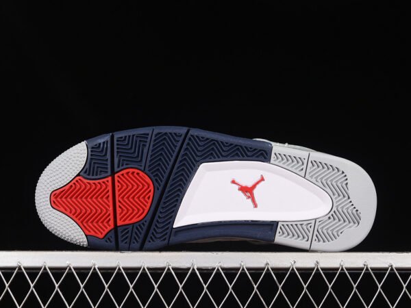 AIR JORDAN 4 RETRO TAUPE HAZE_OIL GREY_OFF WHITE_INFRARED 23