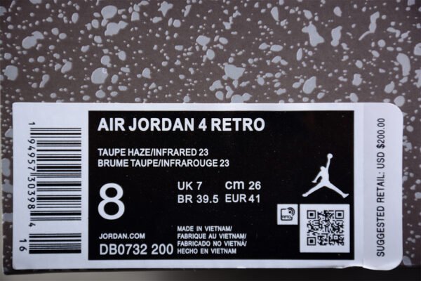 H12 UNDEFEATED X AIR JORDAN 4 RETRO OLIVE-OILED_WHITE