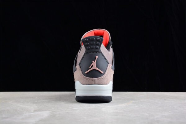 H12 UNDEFEATED X AIR JORDAN 4 RETRO OLIVE-OILED_WHITE