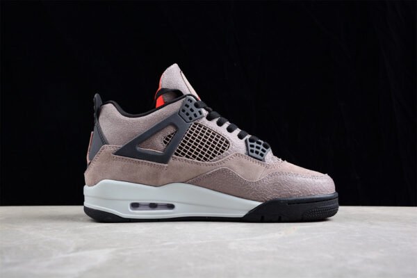 H12 UNDEFEATED X AIR JORDAN 4 RETRO OLIVE-OILED_WHITE
