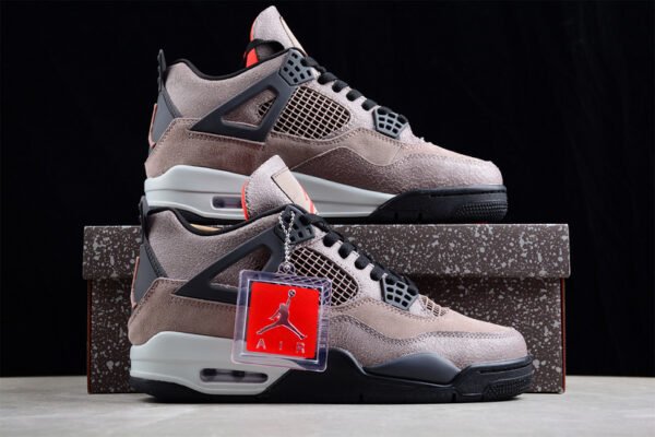 H12 UNDEFEATED X AIR JORDAN 4 RETRO OLIVE-OILED_WHITE