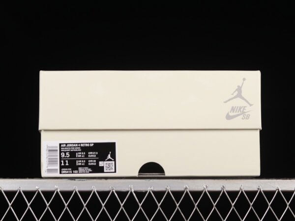 SB X AIR JORDAN 4 RETRO SP SAIL_PINE GREEN_NEUTRAL GREY_WHITE