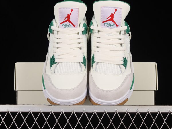 SB X AIR JORDAN 4 RETRO SP SAIL_PINE GREEN_NEUTRAL GREY_WHITE