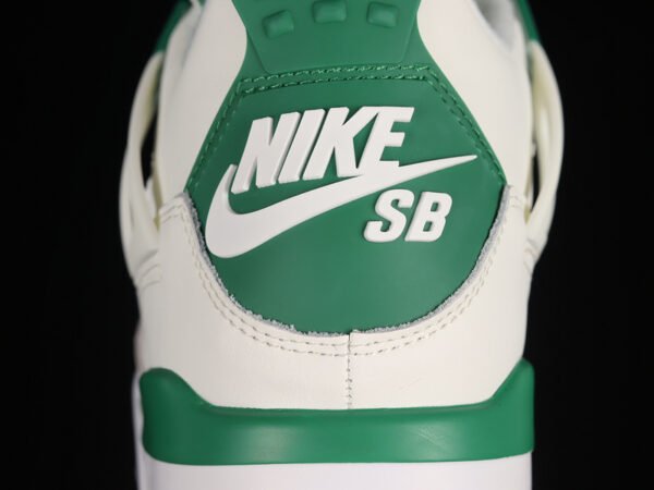 SB X AIR JORDAN 4 RETRO SP SAIL_PINE GREEN_NEUTRAL GREY_WHITE