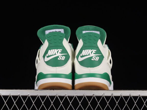 SB X AIR JORDAN 4 RETRO SP SAIL_PINE GREEN_NEUTRAL GREY_WHITE
