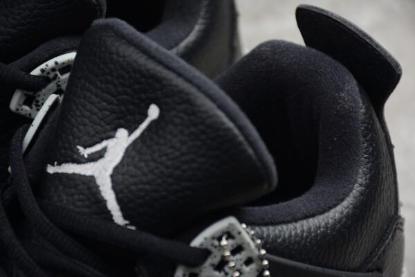AIR JORDAN 4 RETRO ROYALTY BLACK_METALLIC GOLD-WHITE