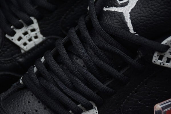 AIR JORDAN 4 RETRO ROYALTY BLACK_METALLIC GOLD-WHITE