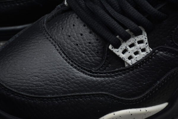 AIR JORDAN 4 RETRO ROYALTY BLACK_METALLIC GOLD-WHITE