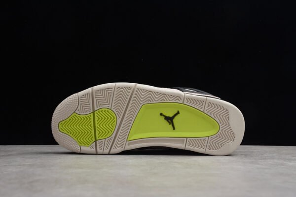 AIR JORDAN 4 RETRO SILT RED_BLACK-PHANTOM-VOLT