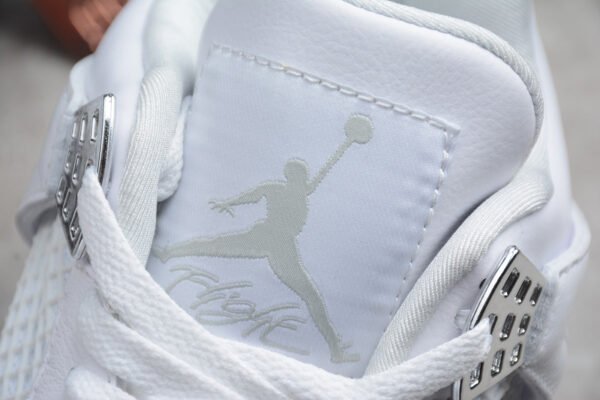 AIR JORDAN 4 RETRO PURE MONEY WHITE_METALLIC SILVER