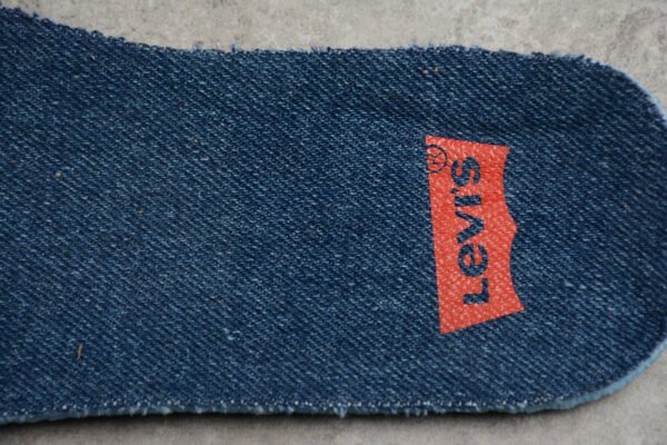 LEVIS X AIR JORDAN 4 DENIM_DENIM-SAIL-GAME RED