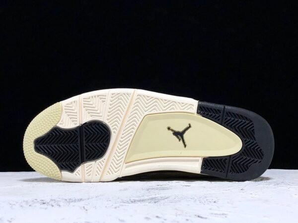H12 AIR JORDAN 4 RETRO FOSSIL MUSHROM_BLACK_PALE IVORY
