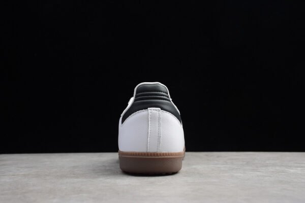 ADIDAS MUNCHEN CREAM WHITE_MESA_GUM
