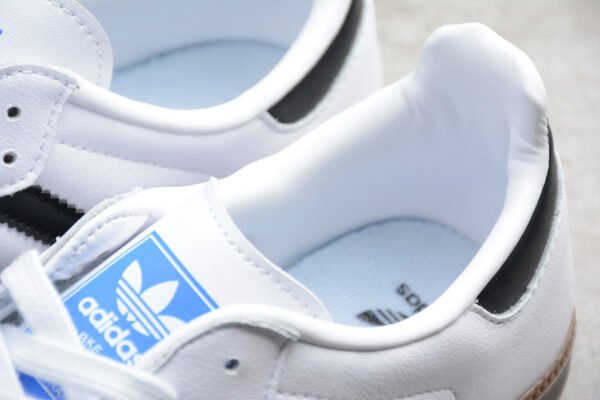 ADIDAS MUNCHEN CREAM WHITE_MESA_GUM