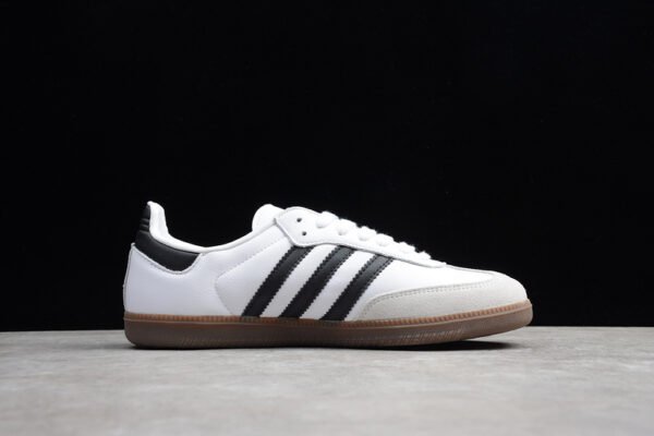 ADIDAS MUNCHEN CREAM WHITE_MESA_GUM