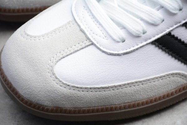 ADIDAS MUNCHEN CREAM WHITE_MESA_GUM