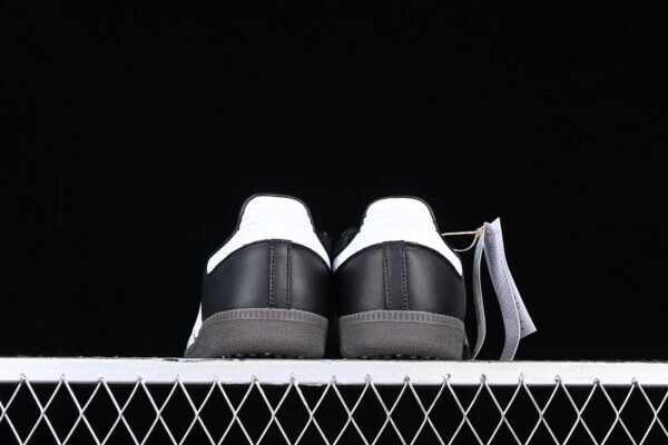 ADIDAS SAMBA VEGAN CLOUD WHITE_CORE_BLACK_GUM