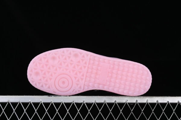 KITH CLARKS ORIGINALS 8TH STREET SAMBA WHITE_BLACK_PINK