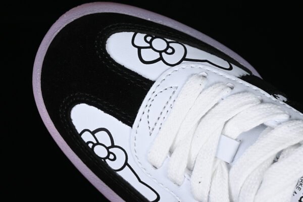 KITH CLARKS ORIGINALS 8TH STREET SAMBA WHITE_BLACK_PINK