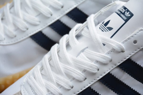 COUNTRY X KAMANDA CLOUD_WHITE_NAVY_BLUE_GUM