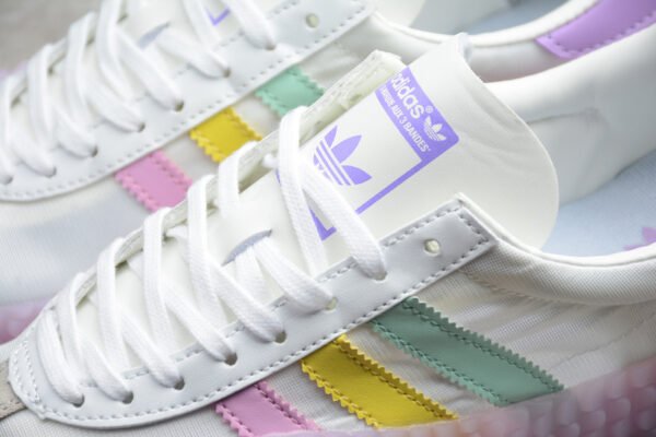 COUNTRYXKAMANDA SHOES CLOUD_WHITE_BLUE_YELLOW-PINK