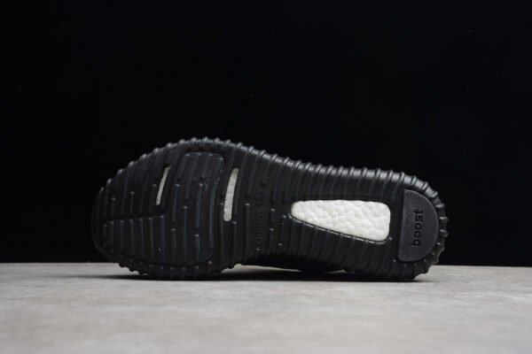 YEEZY BOOST 350 PIRATE BLACK PIRBLK_BLUGRA_CBLACK