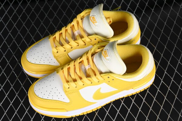 DUNK LOW TWIST COCONUT MILK_WHITE_VIVID SULFUR