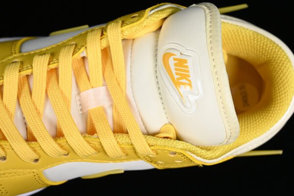DUNK LOW TWIST COCONUT MILK_WHITE_VIVID SULFUR