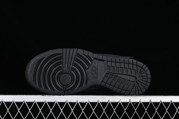 DUNK LOW TWIST DARK OBSIDIAN_BLACK_BLACK