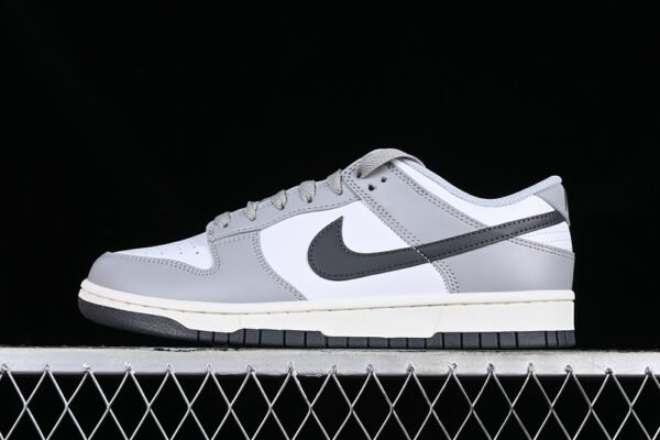 DUNK LOW GS WHITE_LIGHT CARBON_PLATINUM TINT_PURE PLATINUM