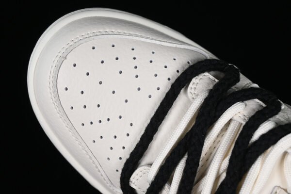 SB DUNK LOW WHITE_GREY_BLACK