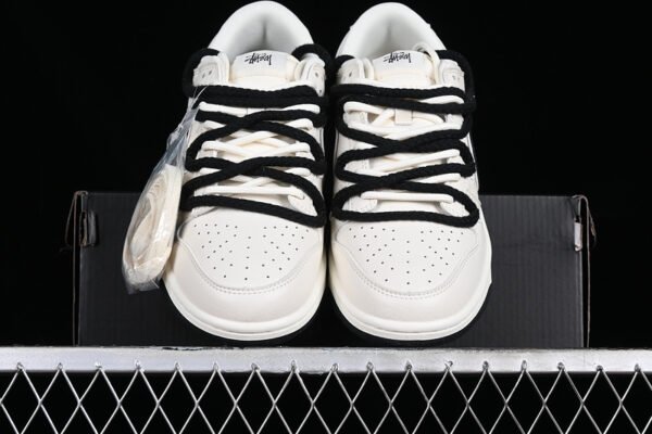 SB DUNK LOW WHITE_GREY_BLACK