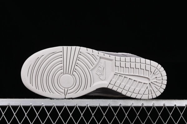 DUNK LOW PRO SB LONDON SOFT-GREY_MAGNET